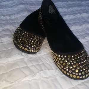 NWOT Candies Gold Stud Flats